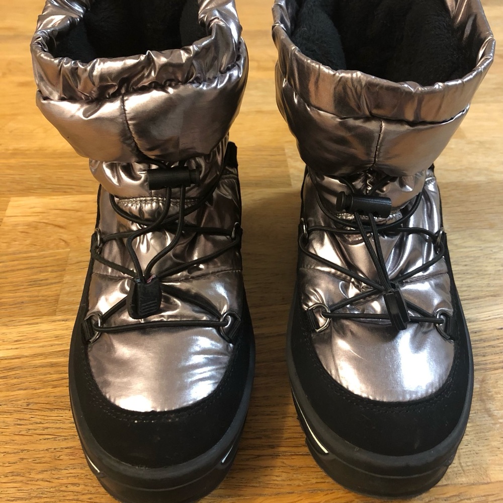 Like New PAJAR Canada TAYA waterproof insulated kids snow/ski boots size 1.5